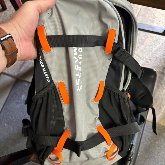 Travel Daypack for Snowboard 18L - Picture 3 of 11